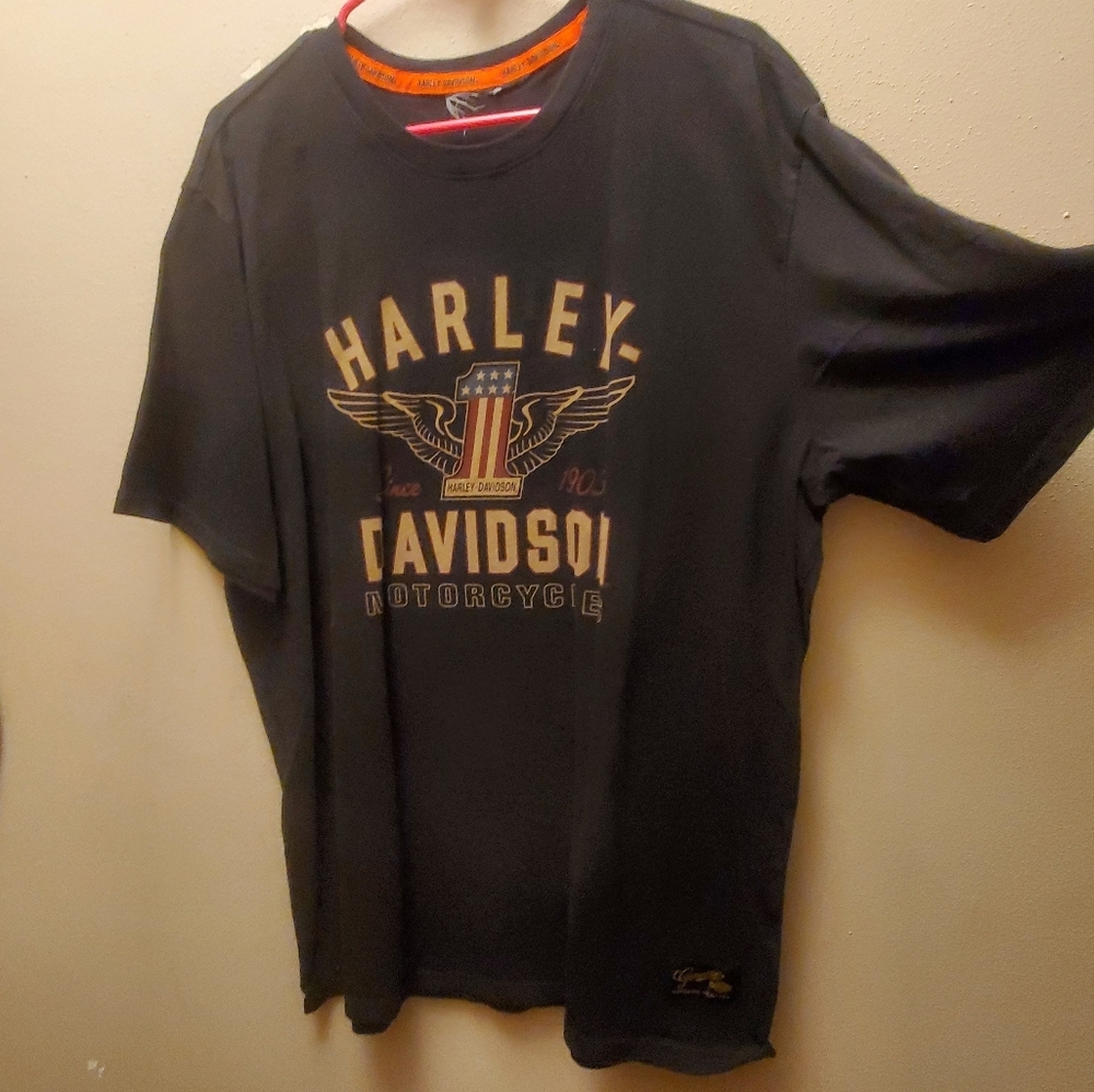 Mens Harley Davidson Black short sleeve shirt (unknown size )
